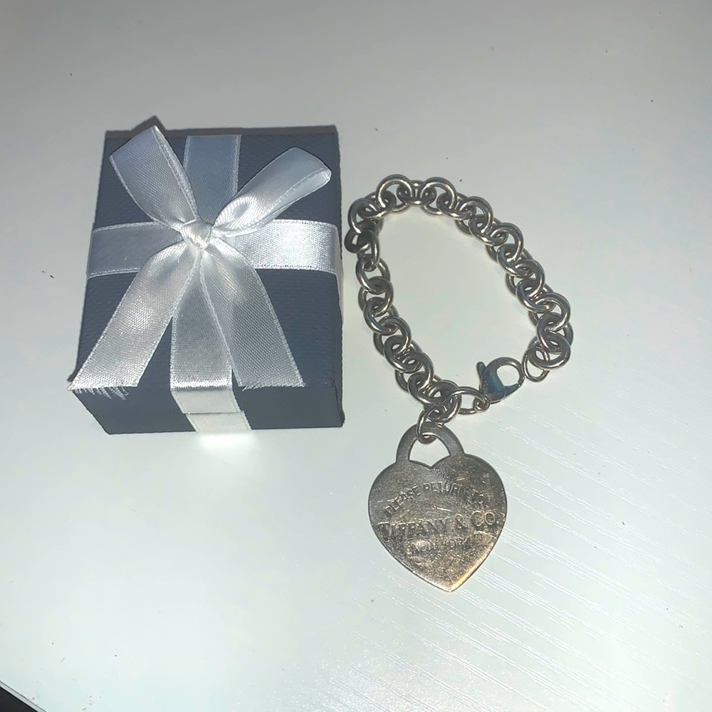 COPY - Authentic Large Charm Return to Tiffany & Co Bracelet 7” Best OFFER